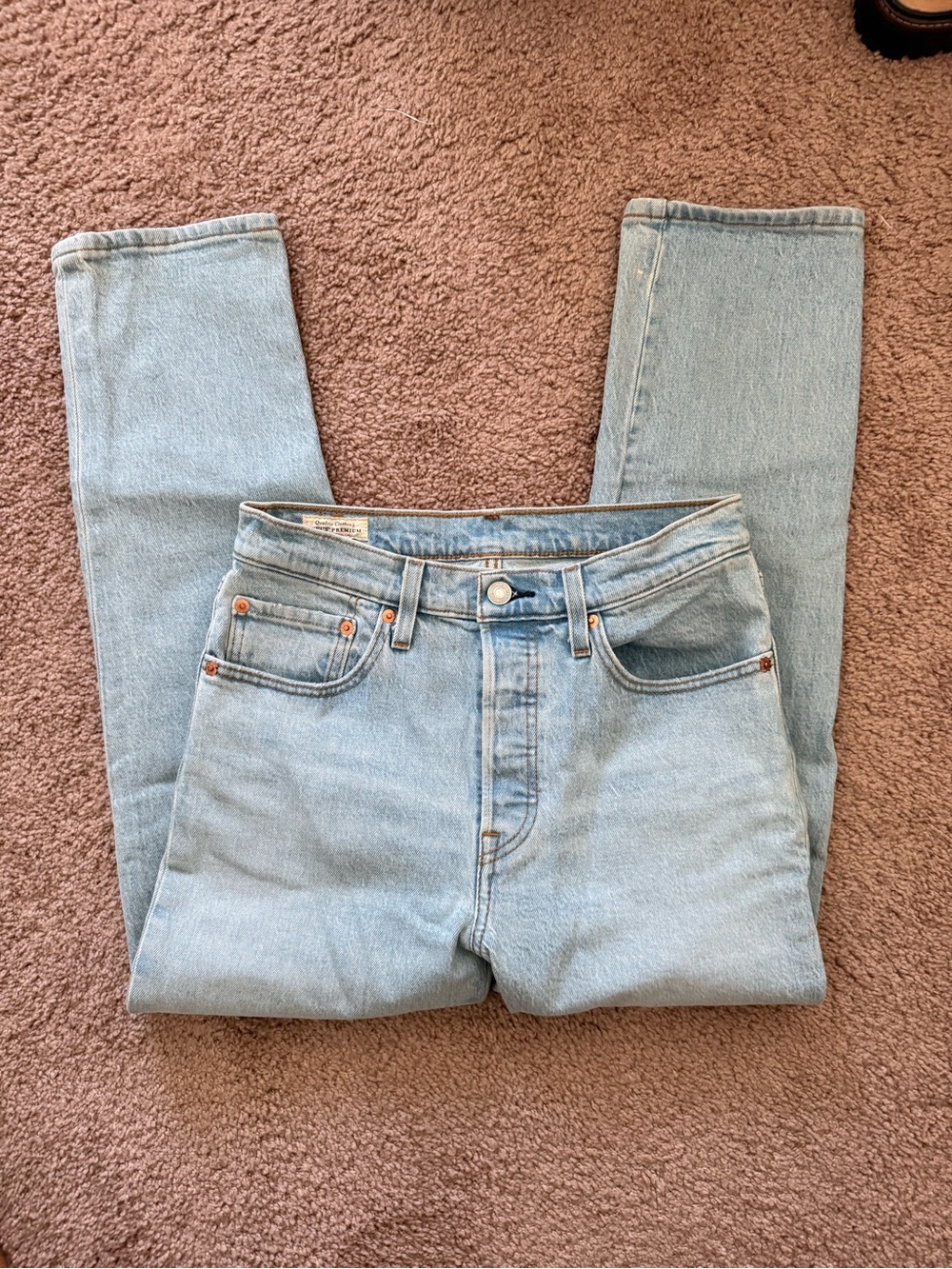 Levi 501 light wash jeans
